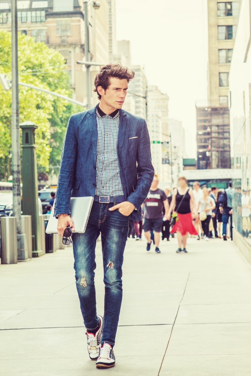 Trendy Young Man Jeans and Blazer Look » The Complete Guide to Mix & Match Men's Combinations Trendy Young Man Jeans and Blazer Look
