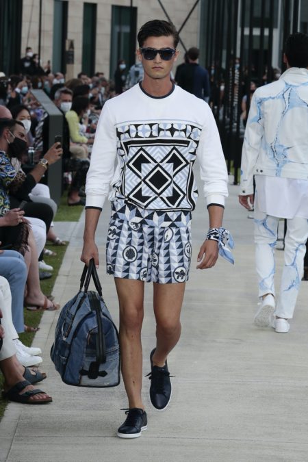 Dolce and Gabbana Spring Summer 2021 Mens Runway Collection 018