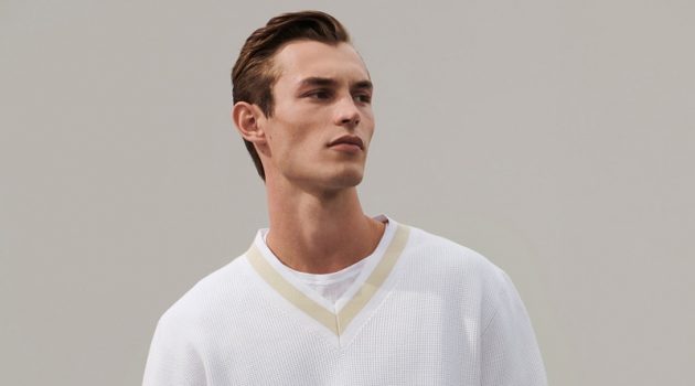 To the Sea: Kit Dons Monochromatic Style from COS A smart vision in white, Kit Butler models a chic look from COS' 'To the Sea' collection.