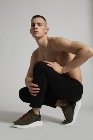 DSQUARED2 Men Sneaker Military green Size 8 69% Polyester 14% Polyamide 10% Calfskin 5% Elastane 2% Nylon DSQUARED2 Men Sneaker Military green Size 8 69% Polyester 14% Polyamide 10% Calfskin 5% Elastane 2% Nylon