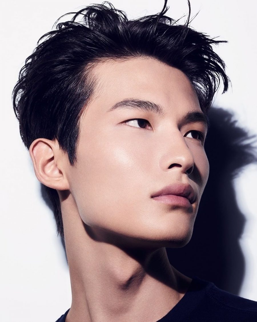 Shixin Huang sports a natural makeup look from Boy De Chanel. » Week in Review: Boy De Chanel, Mango, Massimo Dutti + More Shixin Huang sports a natural makeup look from Boy De Chanel.