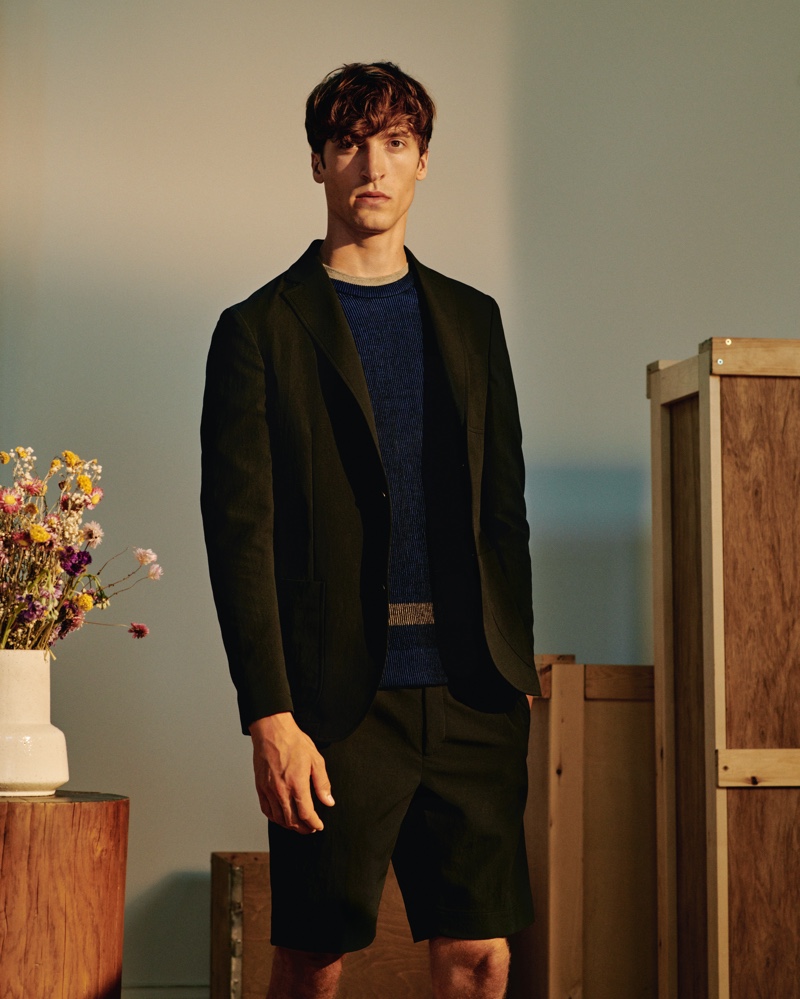 Donning a short suit, Tim Dibble wears an Incotex Urban Traveler slim-fit tech-twill suit jacket and and shorts with a striped ribbed cotton-blend sweater from Mr Porter's Italian Masters collection. » Italian Masters: Mr Porter Celebrates Craftsmanship with New Collection Donning a short suit, Tim Dibble wears an Incotex Urban Traveler slim-fit tech-twill suit jacket and and shorts with a striped ribbed cotton-blend sweater from Mr Porter's Italian Masters collection.