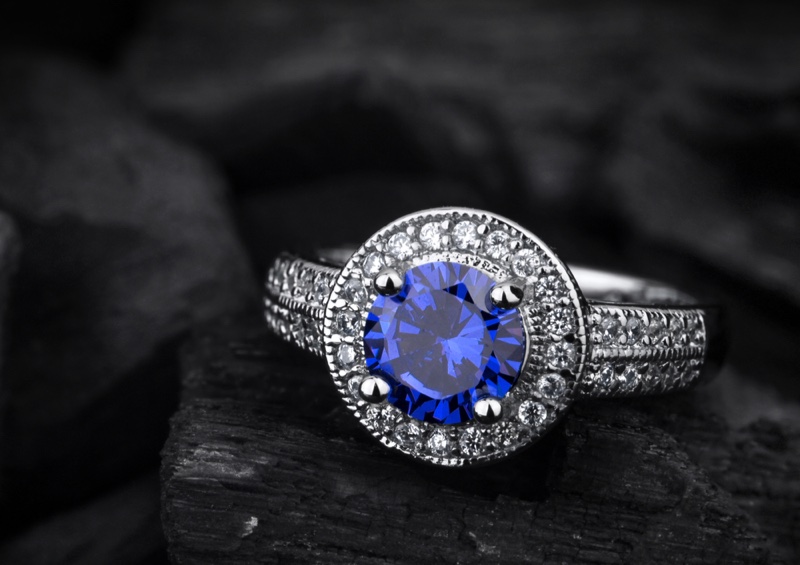 Blue Sapphire Diamond Ring Closeup