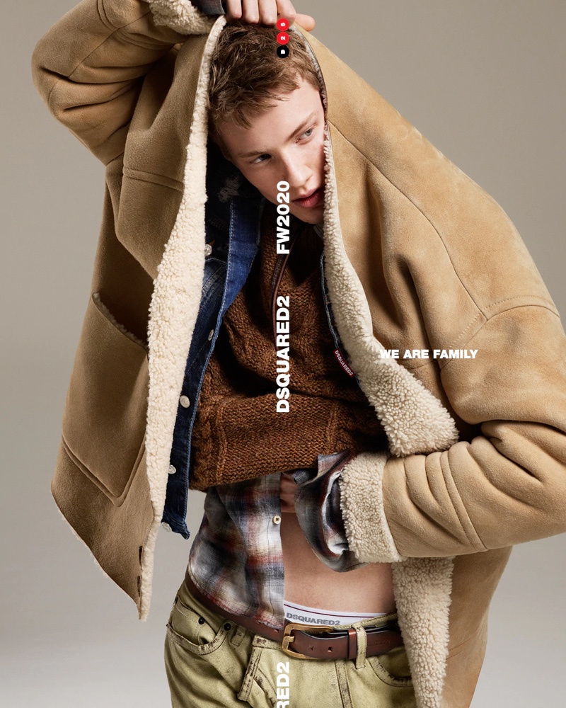 Embracing autumnal tones, Braien Vaiksaar fronts Dsquared2's fall-winter 2020 men's campaign. » D2 Family Fratello: Louis, Braien + More Front Dsquared2 Fall '20 Campaign Embracing autumnal tones, Braien Vaiksaar fronts Dsquared2's fall-winter 2020 men's campaign.