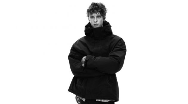 Jil Sander Returns with Chic UNIQLO +J Fall '20 Collection Leon Dame models a statement jacket from the fall-winter 2020 UNIQLO +J collection for the accompanying campaign.