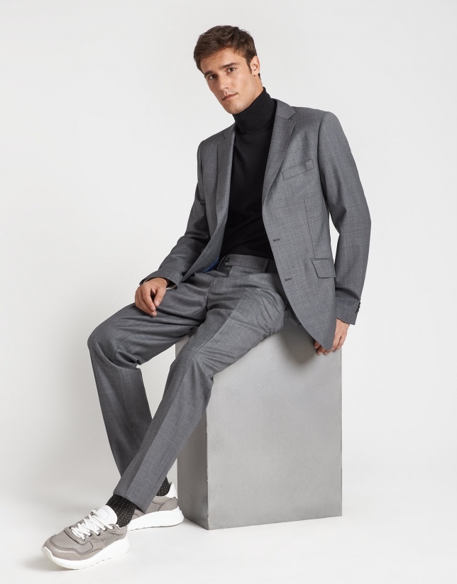 Pau Suits Up in Sharp Fall Looks for Roberto Verino