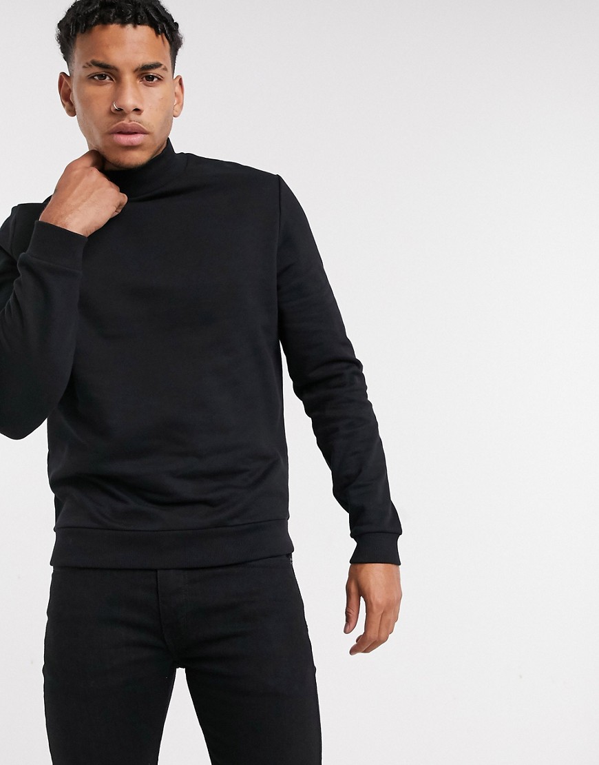 black high neck sweatshirt