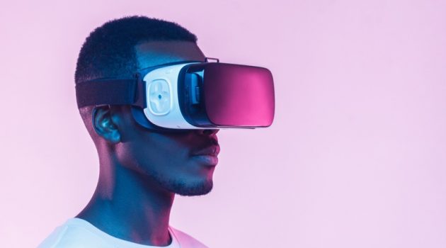 Are You Looking for A Gift for Your Tech Lover? Check These Top 10 Gift Ideas Black Man VR Virtual Headset