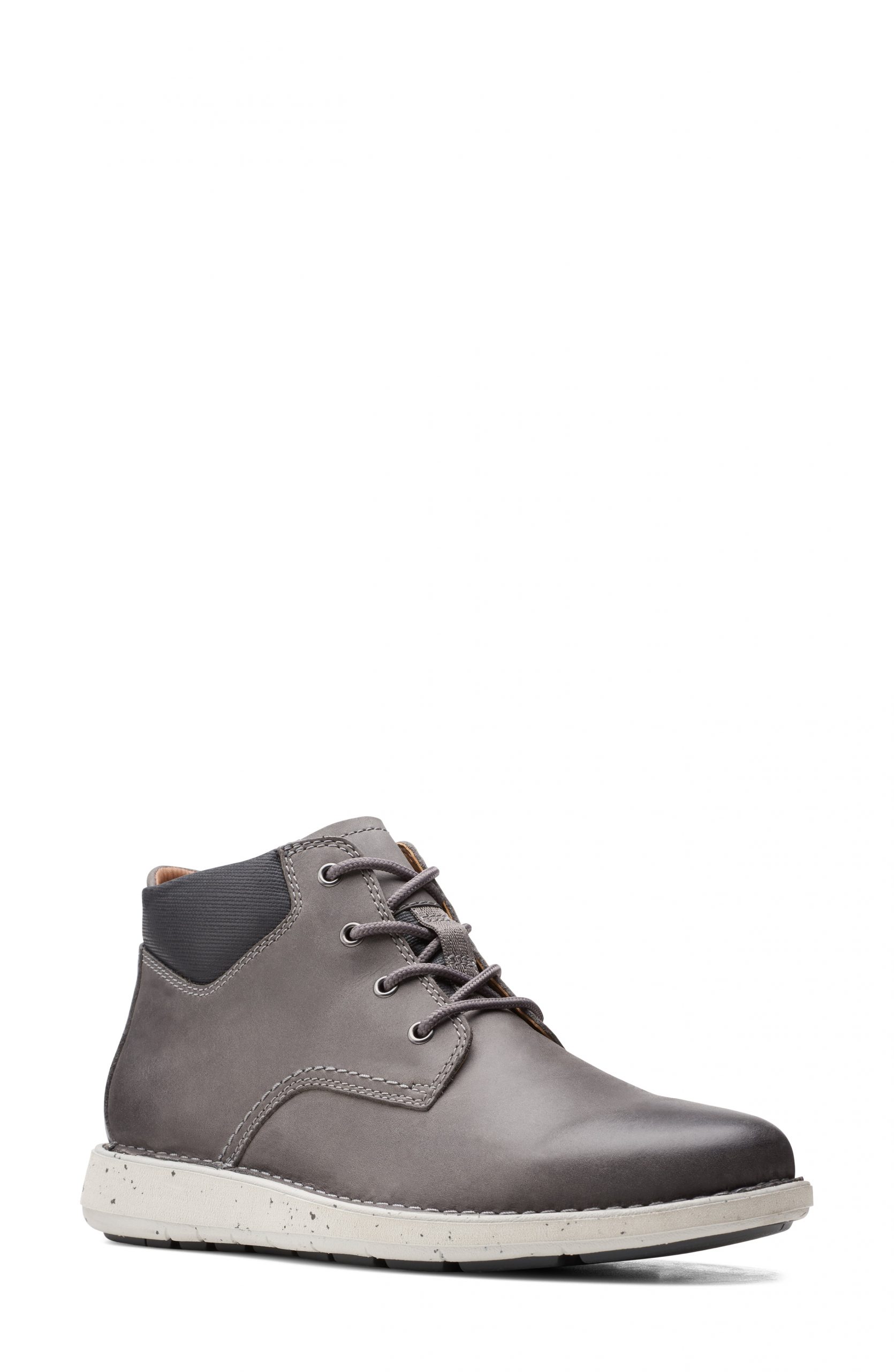 clarks chukka grey