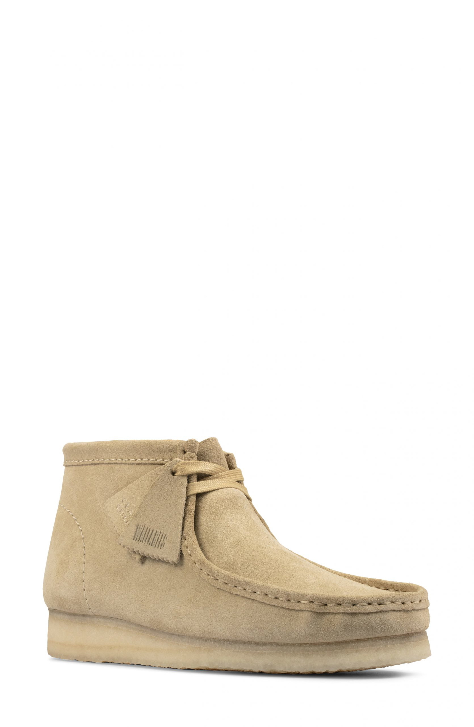 clarks wallabees beige