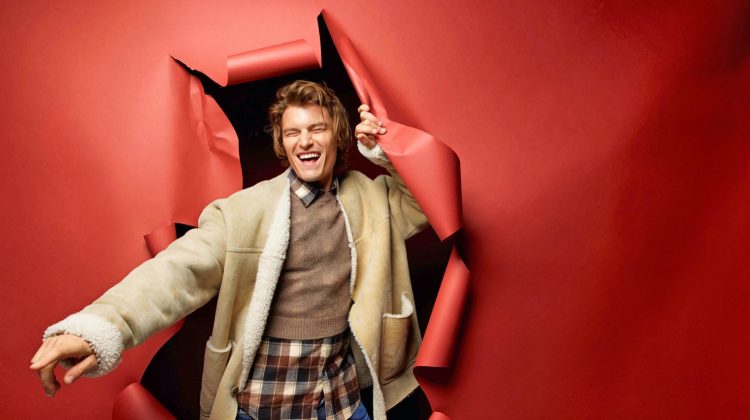 The Smart Direction: Oliver Stars in Corriere della Sera Style Cover Shoot
