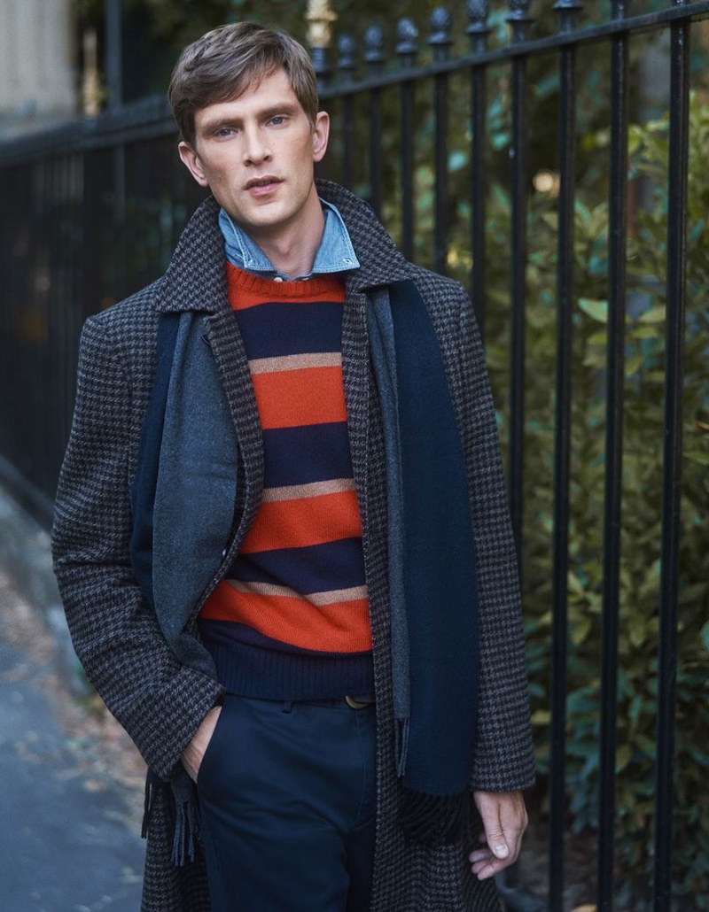 Embracing preppy style, Mathias Lauridsen fronts OVS PIOMBO's fall-winter 2020 campaign.