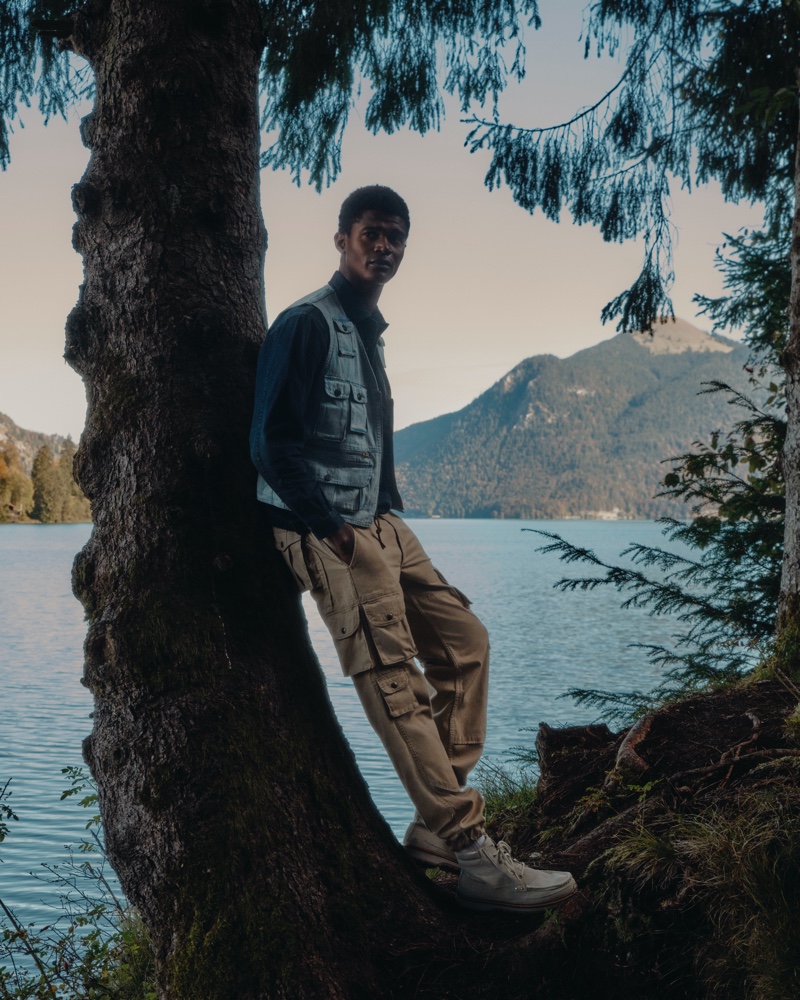 O'Shea Robertson models a utility vest and cargo pants from Mytheresa's POLO Ralph Lauren capsule collection. » Mytheresa Goes Rugged with POLO Ralph Lauren Capsule O'Shea Robertson models a utility vest and cargo pants from Mytheresa's POLO Ralph Lauren capsule collection.
