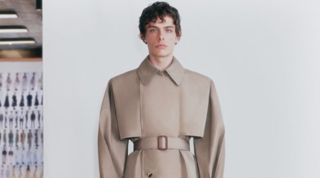 Sarah Burton Revisits Early Alexander McQueen Sarah Burton Revisits Early Alexander McQueen