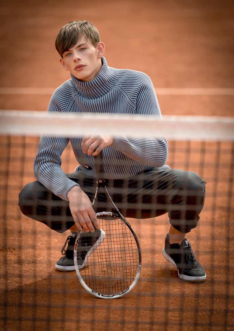 Sören wears sweater Drykorn, pants Briglia 1949, and sneakers Adidas.