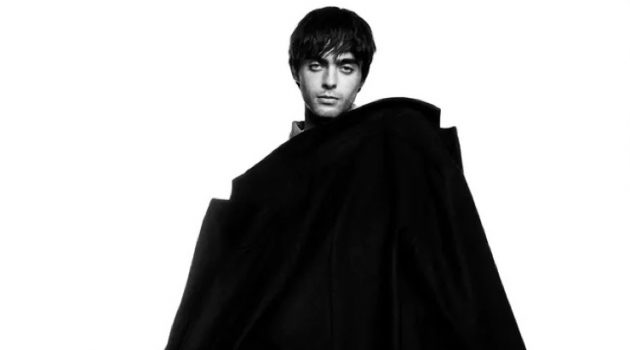 Lennon Gallagher Models Sleek Looks from Zara Draped in an oversized coat, Lennon Gallagher connects with Zara Man for a new photoshoot.