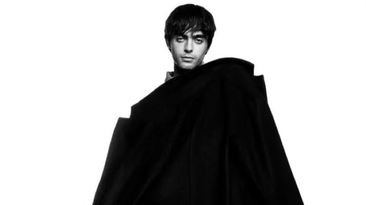 Draped in an oversized coat, Lennon Gallagher connects with Zara Man for a new photoshoot.