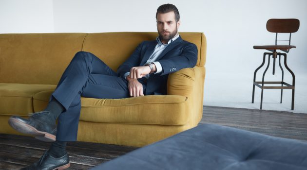 Which Type & Style of Shoes are Best for Suits? Male Model in Suit and Dress Shoes