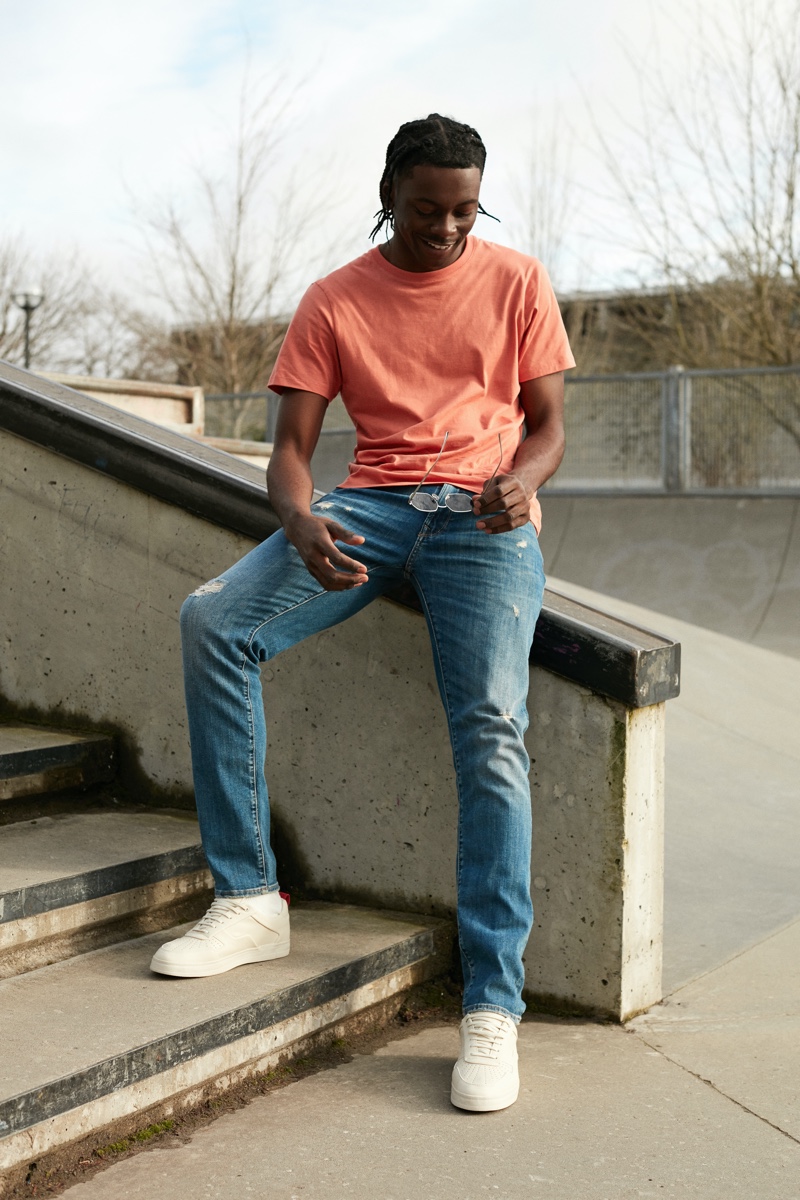 Front and center, Trey Latty appears in Mavi's spring-summer 2021 men's campaign. » Mavi Heads to Vancouver for Spring Campaign Front and center, Trey Latty appears in Mavi's spring-summer 2021 men's campaign.