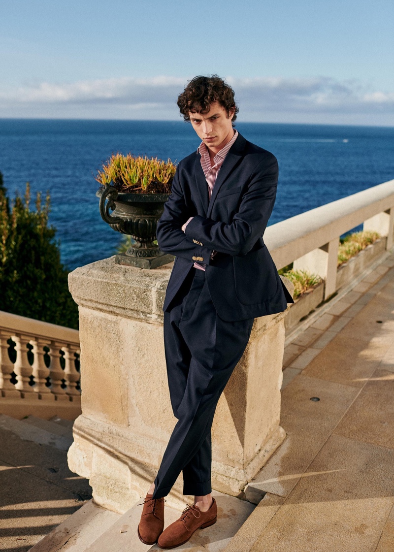 Offering the season a more tailored edge, Andrea Quaranta wears an Octobre suit.