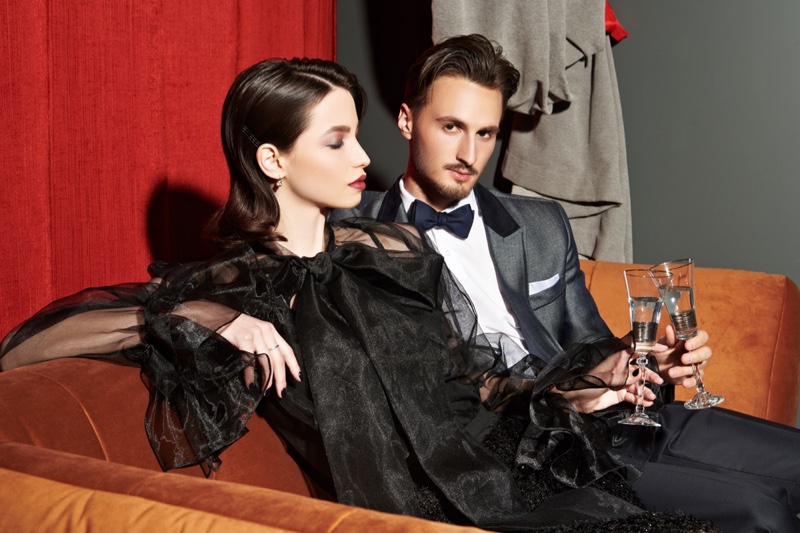 Woman Man Well Dressed Glasses Drinks Couple
