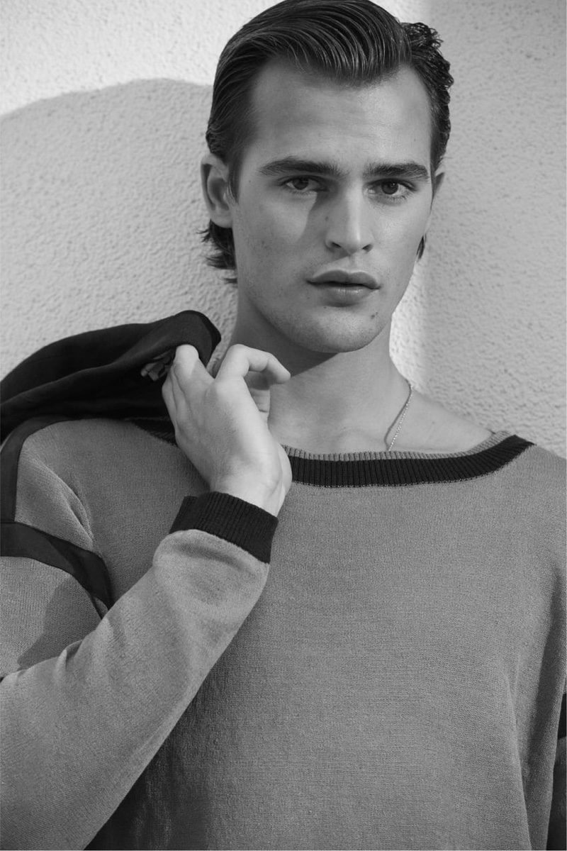 Donning a chic sweater, Parker van Noord fronts Zara Man's spring-summer 2021 campaign.