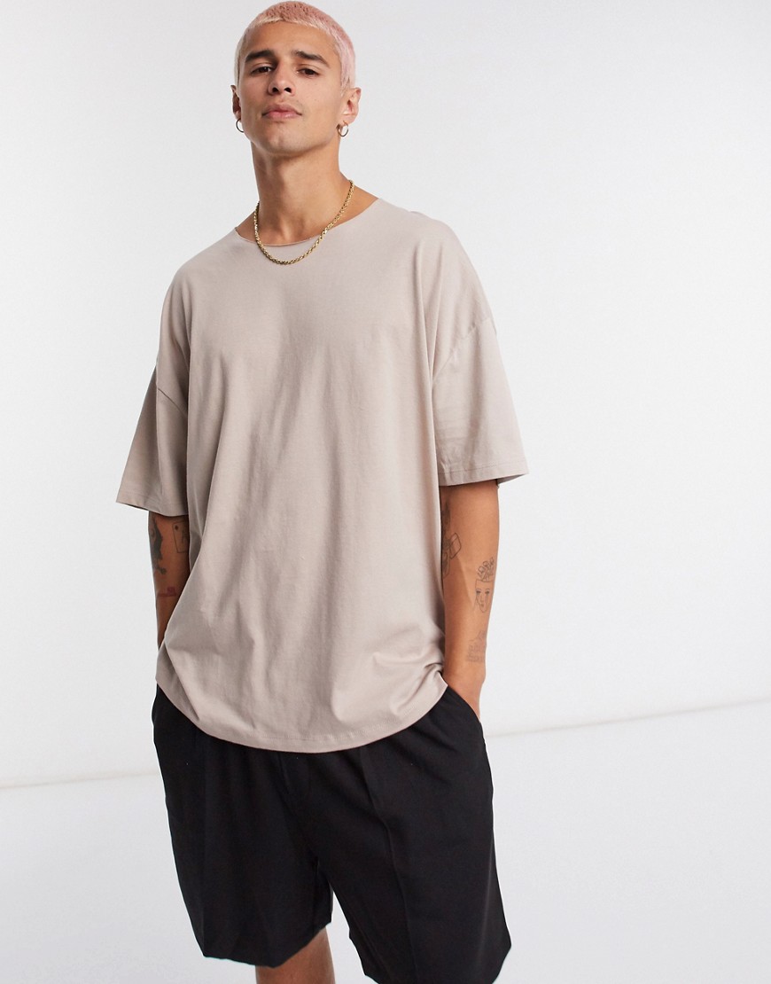 beige oversized t shirt