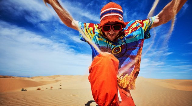 Josh O'Connor Travels to México for Eye/Loewe/Nature Collection Actor Josh O'Connor rocks a colorful look from the Eye/Loewe/Nature collection.