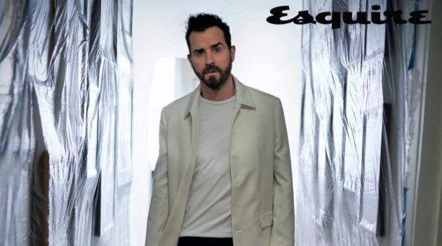 Justin Theroux Covers Esquire, Talks Relationship Status & Objectification Justin Theroux dons a Dior Men coat and t-shirt with Rag & Bone jeans and R.M. Williams boots for the pages of Esquire.