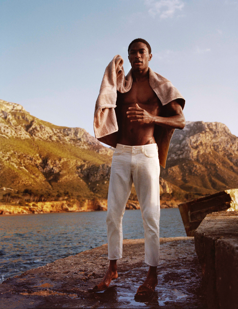 Hamid Onifade reunites with Mango to showcase its Committed collection.