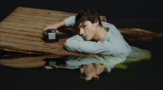 Fernando, Jeranimo, Adam + More Stay Afloat for AMI Paris Spring Campaign Fernando Lindez stars in AMI Paris' spring-summer 2021 campaign.