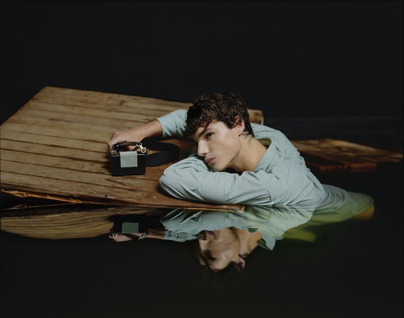 Fernando Lindez stars in AMI Paris' spring-summer 2021 campaign. » Fernando, Jeranimo, Adam + More Stay Afloat for AMI Paris Spring Campaign Fernando Lindez stars in AMI Paris' spring-summer 2021 campaign.