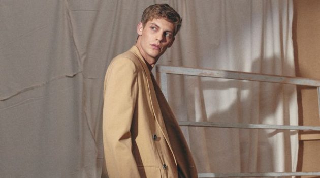 Baptiste Radufe Flaunts Spring Style for L'Officiel Hommes Italia Baptiste Radufe Flaunts Spring Style for L'Officiel Hommes Italia