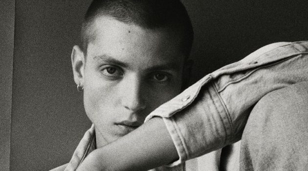 Tom Rey & Alberto Perazzolo Embody Essential Calvin Klein Tom Rey stars in Calvin Klein Jeans' spring-summer 2021 campaign.