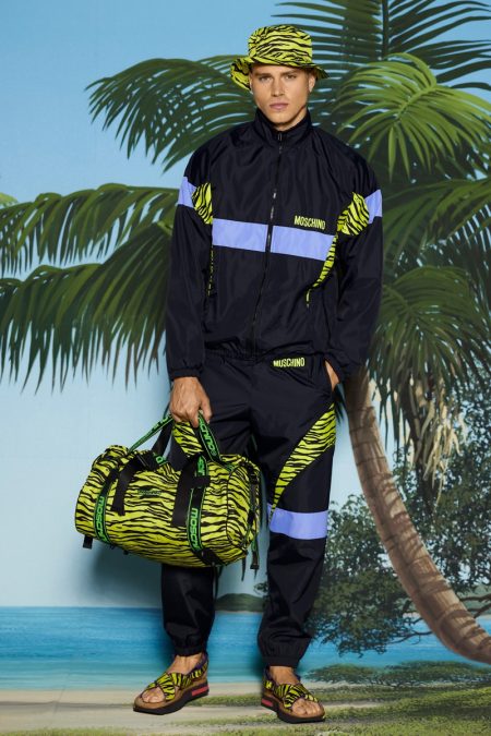 Moschino Resort 2022 Mens Collection Lookbook 010