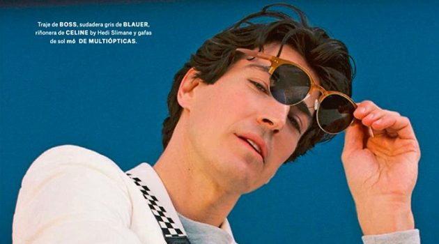 Oriol Elcacho Revels in Chic Style & Eyewear for Forbes España Oriol Elcacho Revels in Chic Style & Eyewear for Forbes España