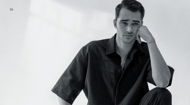Pepe Barroso Dons Black & White for Esquire México Pepe Barroso Dons Black & White for Esquire México