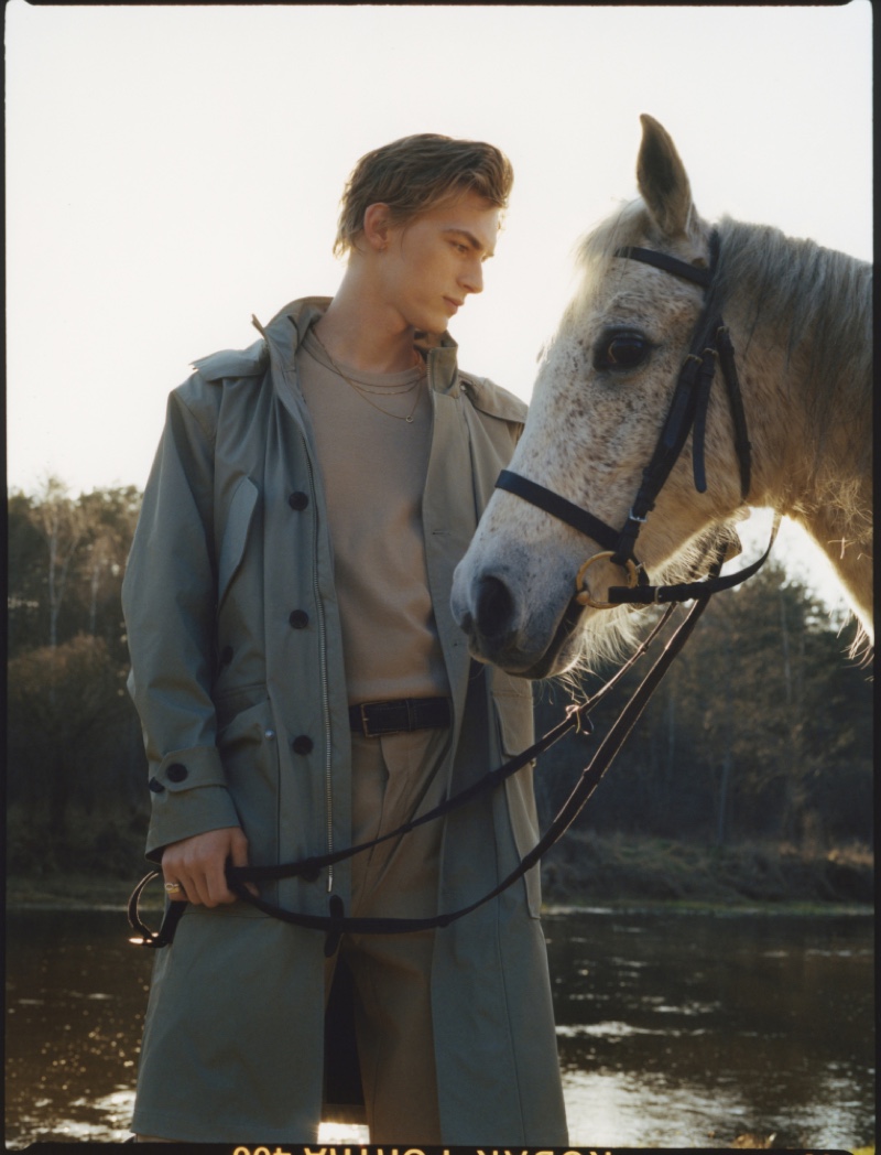Dominik Sadoch Embraces Comfortable Style in Reserved Premium Collection