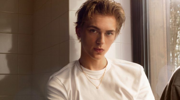 Dominik Sadoch Embraces Comfortable Style in Reserved Premium Collection