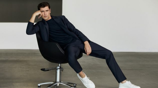 Sean O'Pry Suits Up for Massimo Dutti Pablo Sáez photographs Sean O'Pry in an elegant Massimo Dutti suit.