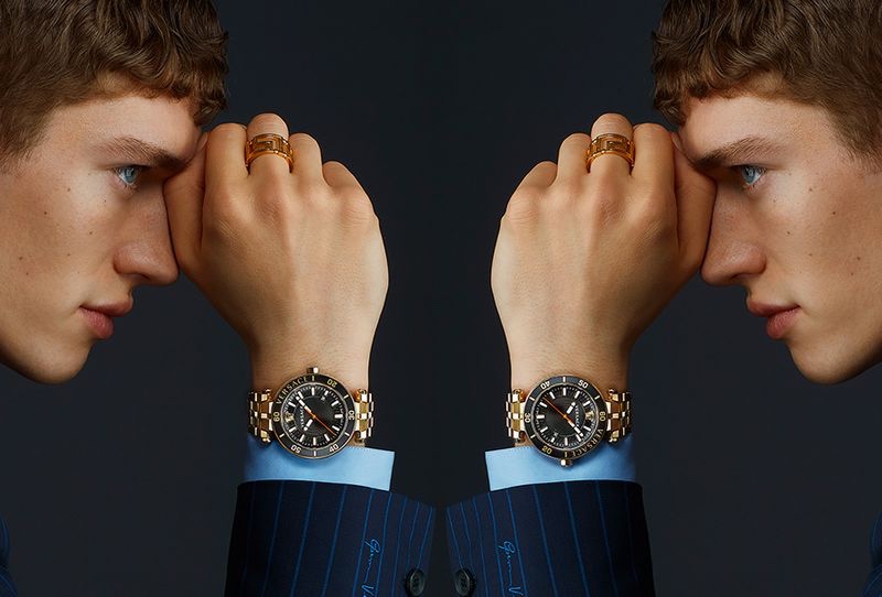 Reuniting with Versace for spring-summer 2021, model Valentin Humbroich appears in the fashion house's watches campaign.