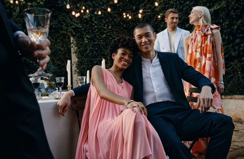 All smiles, Naomi Chin Wing, Yun Hoseok, James Yates, and Lina Berg appear in BOSS' spring-summer 2021 Special Occasions campaign. » James, Valentin, Babacar & Yun Dress for Special Occasions with BOSS All smiles, Naomi Chin Wing, Yun Hoseok, James Yates, and Lina Berg appear in BOSS' spring-summer 2021 Special Occasions campaign.