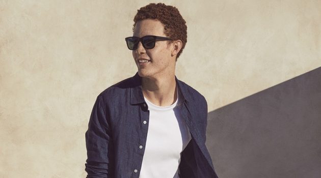 Dustin Shirley & Remi Chester Go Casual in Essential Banana Republic Style Dustin Shirley & Remi Chester Go Casual in Essential Banana Republic Style