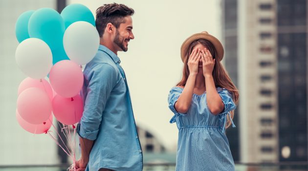 6 Romantic Gifts That Will Show How Much You Know & Love Your Partner Couple Gifting