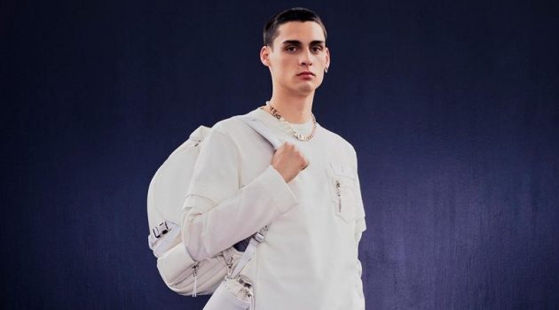 Dior Men Partners with Sacai for Spring '22 Capsule Collection Dior Men Partners with Sacai for Spring '22 Capsule Collection