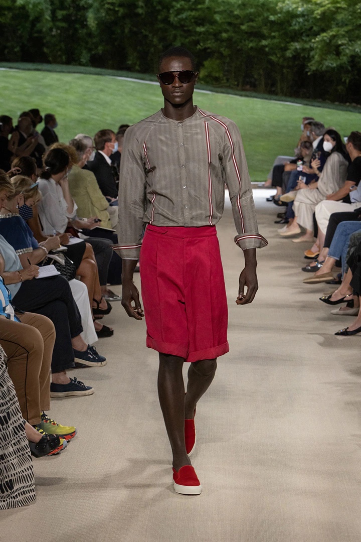 Giorgio Armani Spring 2022 Menswear Collection