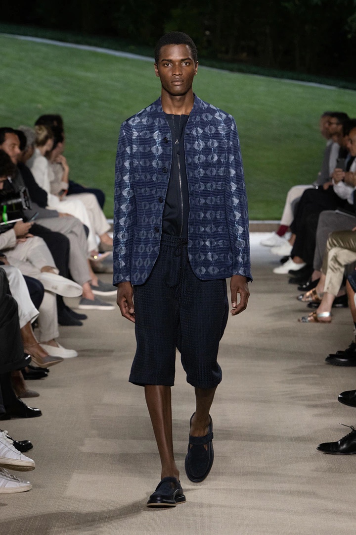 Giorgio Armani Spring Summer 2022 Mens Collection Runway Show 011