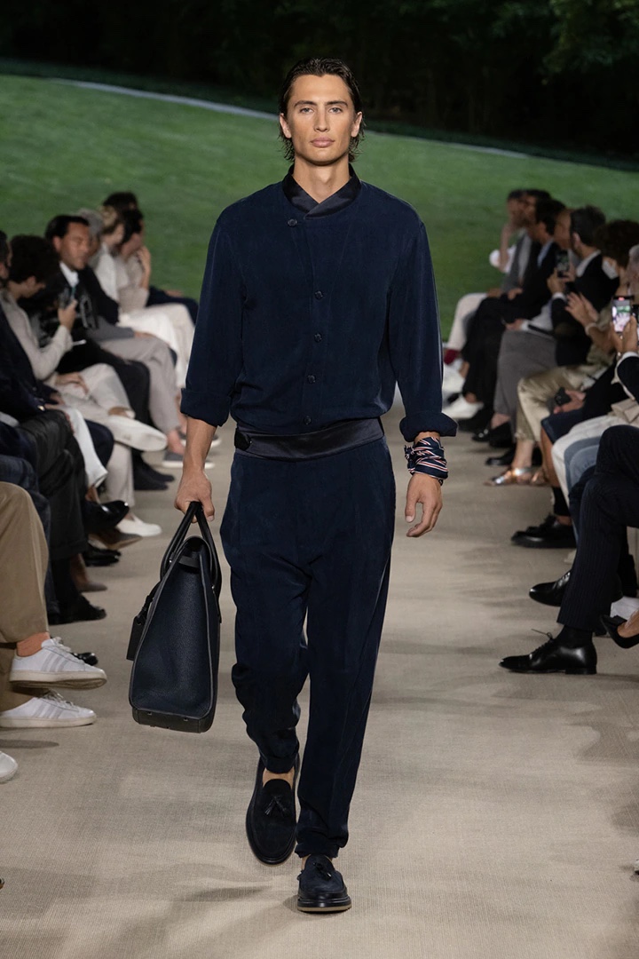 Giorgio Armani Spring Summer 2022 Mens Collection Runway Show 012