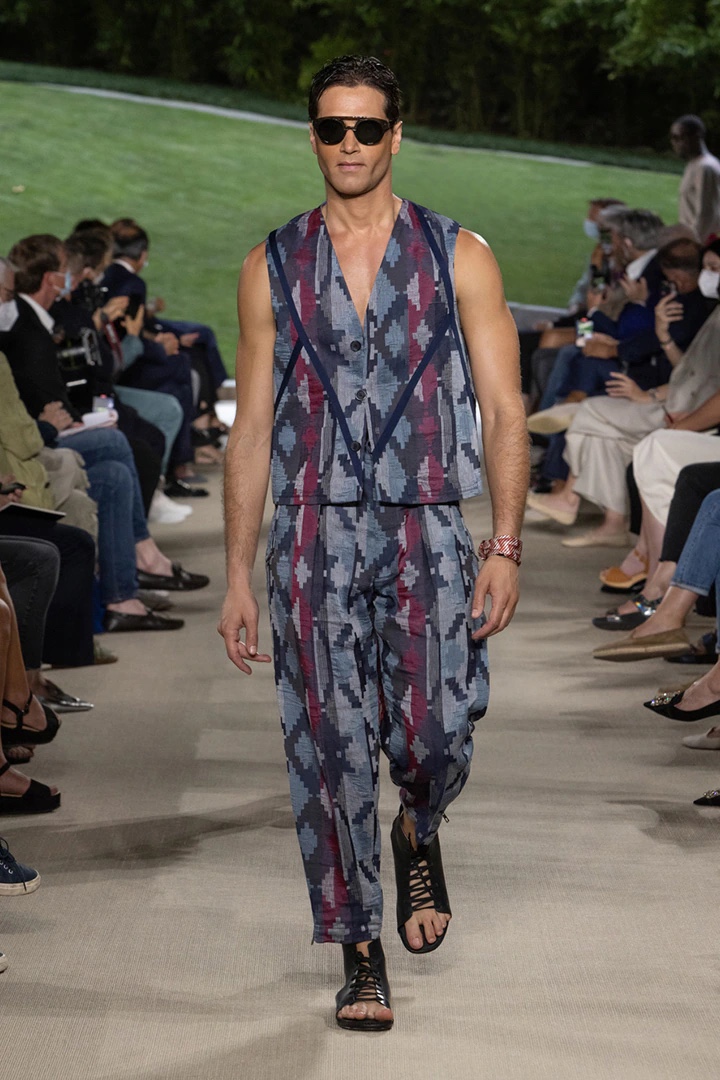 Giorgio Armani Spring Summer 2022 Mens Collection Runway Show 027