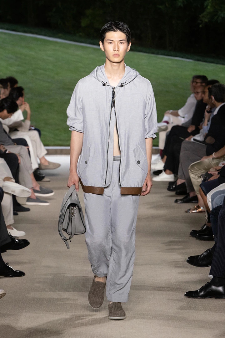 Giorgio Armani Spring Summer 2022 Mens Collection Runway Show 044